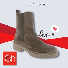 #UNISA toujours une référence du chic 😍

https://www.charlychaussures.com/unisa/femme-boots/3504-gajo.html#/18-taille-39/29-couleur-daim_taupe/380-couleur_generique-marron